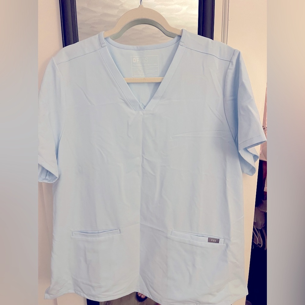 Light Blue V-Neck Scrub Top
New-never worn
